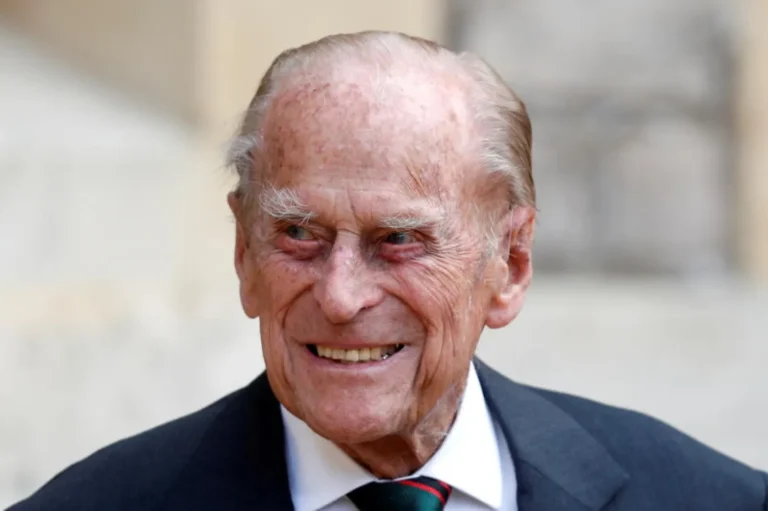 "Palace secrets revealed": The Times reports that Prince Philip silently battled pancreatic cancer for years