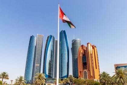 الإمارات تتصدر المبادرة.. أبوظبي تبحث مع هولندا والهند تطورات الأوضاع الإقليمية