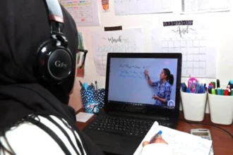 الإمارات تقرر التعليم عن بُعد أسبوعين مع بداية الفصل الثالث