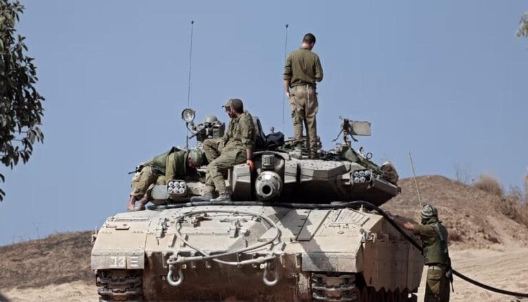 الجيش الإسرائيلي يعلن مواصلة استهداف منظومات الصواريخ والدفاع الجوي في إيران