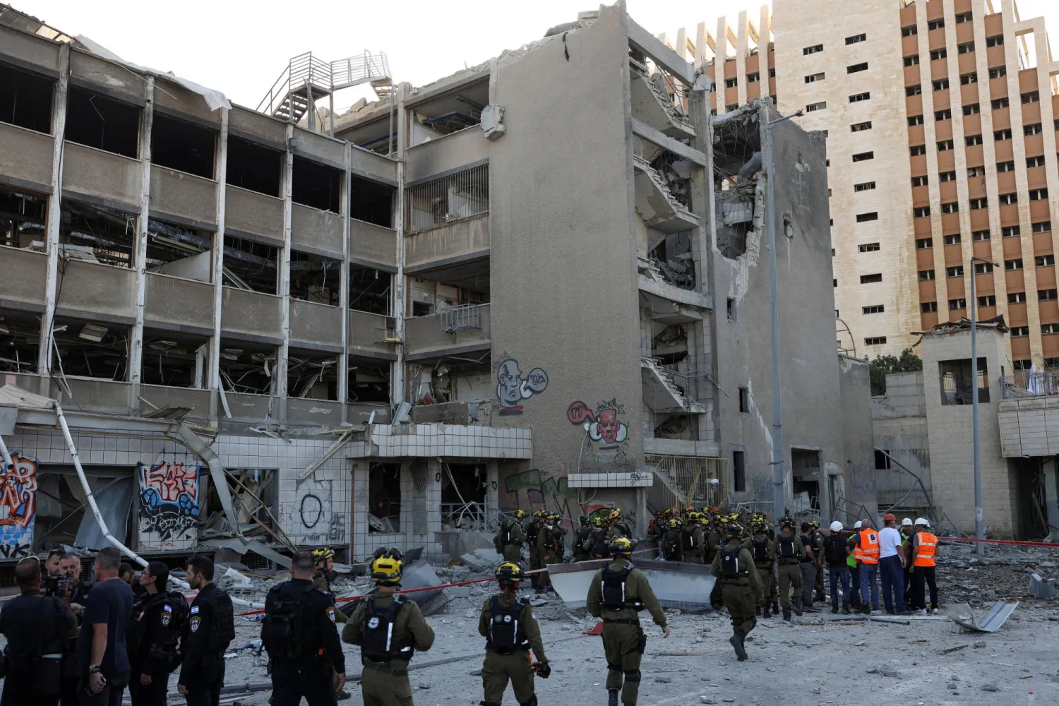 Israeli military: Iran has launched 400 ballistic missiles since the start of the war