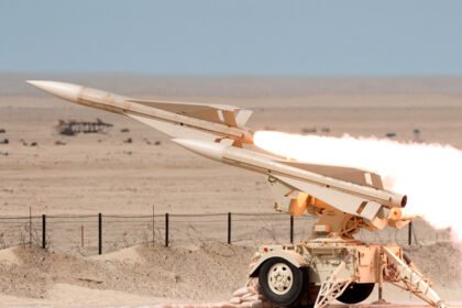 المنامة تعلن إحباط هجوم واسع.. إسقاط 45 صاروخًا و9 طائرات إيرانية