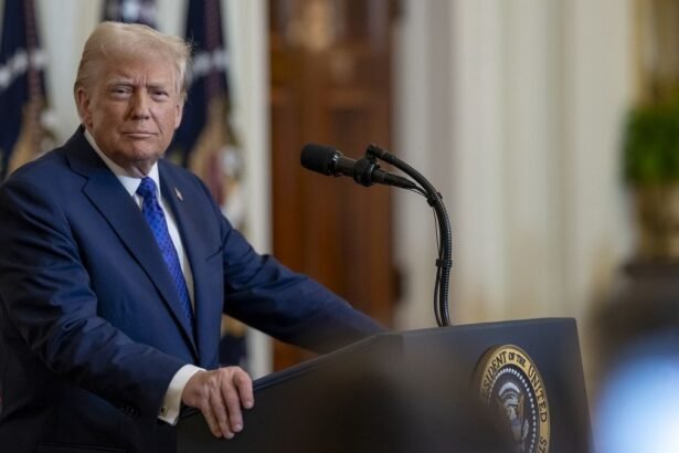 Trump to countries affected by the fuel crisis: "Learn to defend yourselves and go get your own oil."