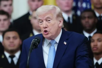 Trump threatens Tehran: "Peace is achieved through strength."