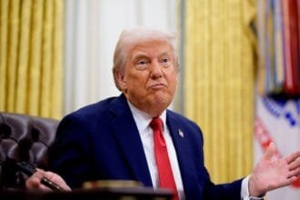 خطر نووي على المحك.. ترامب يدرس مهمة أمريكية "محفوفة بالمخاطر" ضد إيران