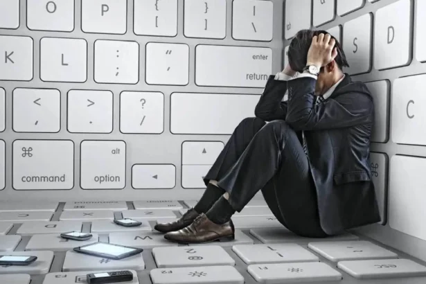 إيران تدخل الأسبوع الرابع من "العزلة الرقمية": 528 ساعة من انقطاع الإنترنت الشامل