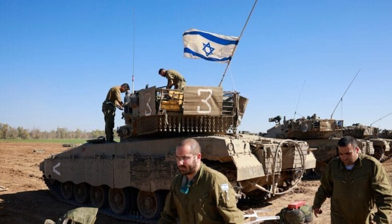 تصعيد دامٍ في لبنان.. أكثر من 1000 شهيد وهجمات متبادلة مع إسرائيل