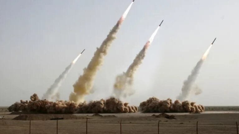 الموجة الـ 34 من "الوعد الصادق 4".. الحرس الثوري يعلن ضرب أهداف جديدة واعتقال 30 جاسوسًا