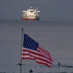 الولايات المتحدة تعلن نجاح مرافقة ناقلة نفط عبر مضيق هرمز وسط توتر إقليمي متصاعد