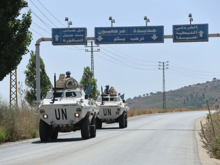 لبنان يدين استهداف اليونيفيل ويؤكد حظر أنشطة حزب الله وحصر السلاح بيد الدولة