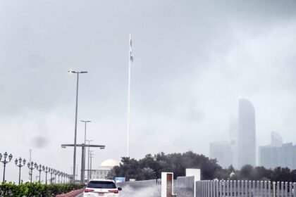 طقس الإمارات.. موجة أخيرة من الأمطار قبل الجمعة