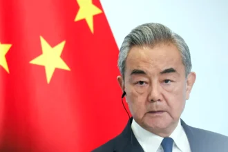 بكين تبحث مع الكويت والبحرين تطورات التصعيد في الشرق الأوسط