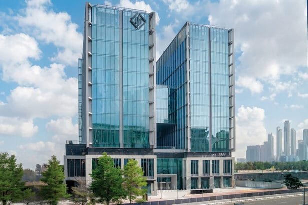 Among them are the Bank of Singapore and Deutsche Bank. Global banks and companies strengthen their presence in DIFC Square