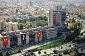 تركيا تستدعي السفير الإيراني بعد إطلاق صاروخ باتجاه أراضيها