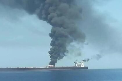 Oman: Oil tanker targeted off the coast of Musandam, 4 crew members injured