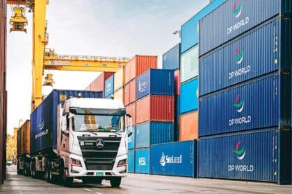 "دي بي ورلد": محطات جبل علي تواصل عملياتها بشكل اعتيادي