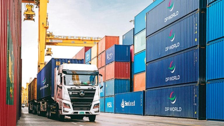 "دي بي ورلد": محطات جبل علي تواصل عملياتها بشكل اعتيادي