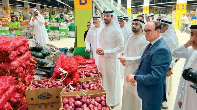 أكدت استقرار الإمدادات الغذائية.. “الاقتصاد والسياحة” تؤكد وفرة السلع وتراجع الأسعار