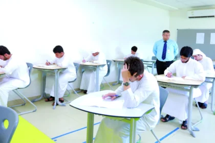 دبي تطرح 333 منحة دراسية للطلبة الإماراتيين ضمن برنامج الطلبة المتميزين