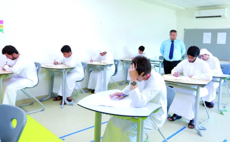 دبي تطرح 333 منحة دراسية للطلبة الإماراتيين ضمن برنامج الطلبة المتميزين