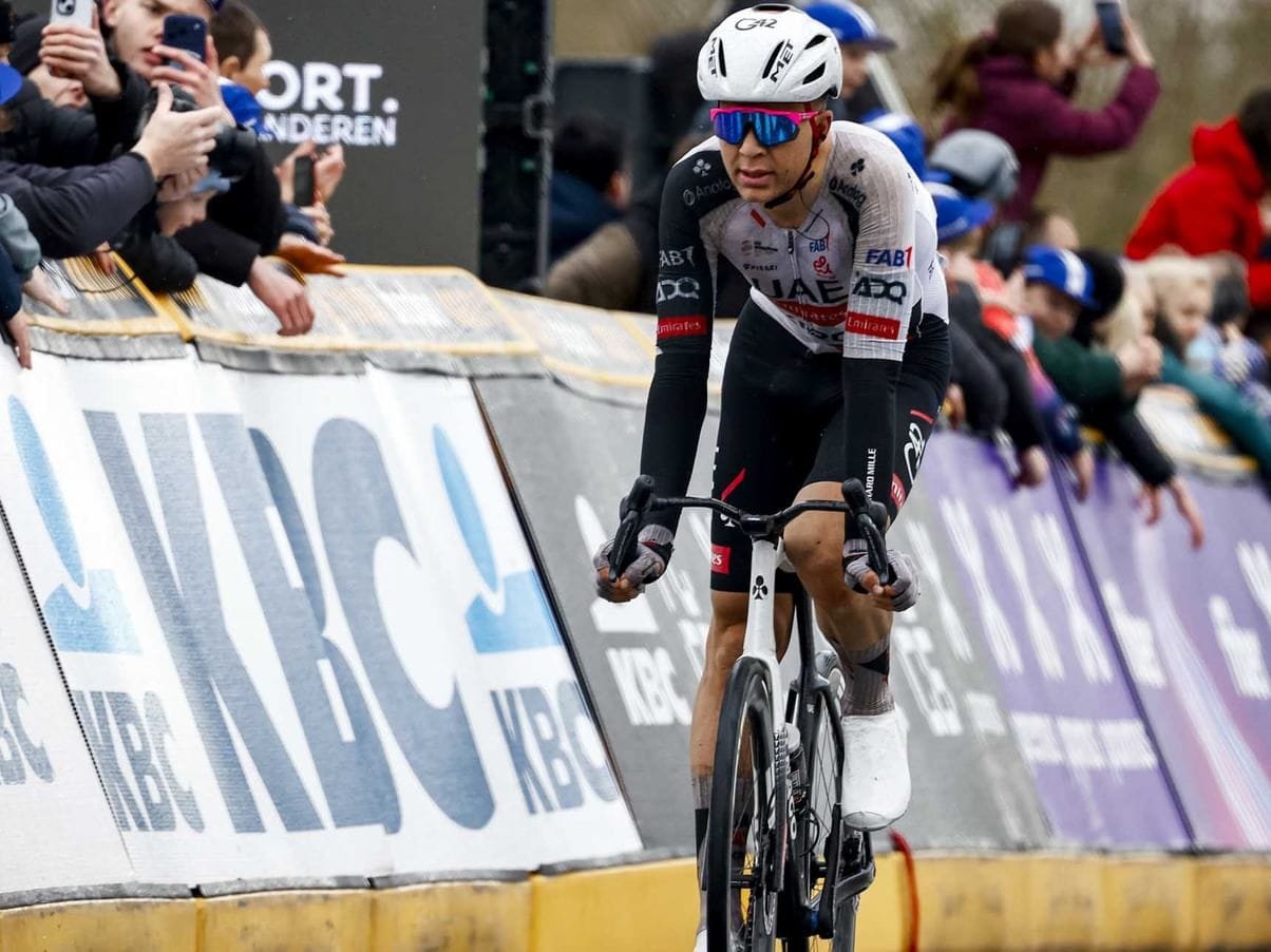 At the start of the season’s classics.. “Emirates Cycling” takes over European platforms