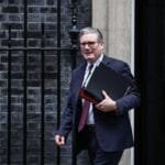 ستارمر: بريطانيا تتحرك لردع تهديدات إيران في الخليج ومنع استغلال بوتين للتصعيد