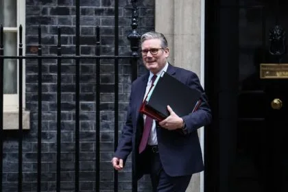 Starmer: Britain is moving to deter Iranian threats in the Gulf and prevent Putin from exploiting the escalation