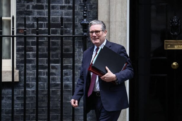 ستارمر: بريطانيا تتحرك لردع تهديدات إيران في الخليج ومنع استغلال بوتين للتصعيد