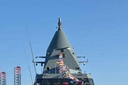 مجموعة إيدج تدشن أول سفينة "كورفيت" من فئتها لصالح البحرية الأنغولية