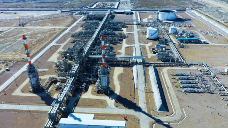 سقوط طائرة مسيرة فى حقل "مجنون" النفطى بالبصرة دون وقوع أضرار