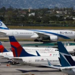 دلتا الأمريكية توقف رحلاتها إلى تل أبيب مؤقتًا بسبب تصاعد التوترات