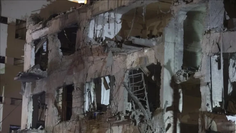 شظايا صاروخ إيراني تصيب مقر إقامة القنصل الأمريكي في إسرائيل