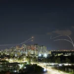 الحوثيون يفتحون جبهة جديدة: صاروخ من اليمن يفعّل صافرات الإنذار جنوب إسرائيل