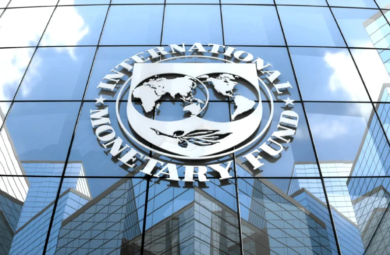 صندوق النقد حرب إيران تدفع الأسعار للارتفاع وتبطئ النمو العالمي