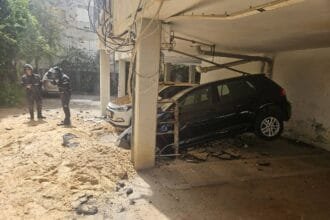 Rockets strike central Israel… and Britain cancels sending aircraft carrier to the Middle East