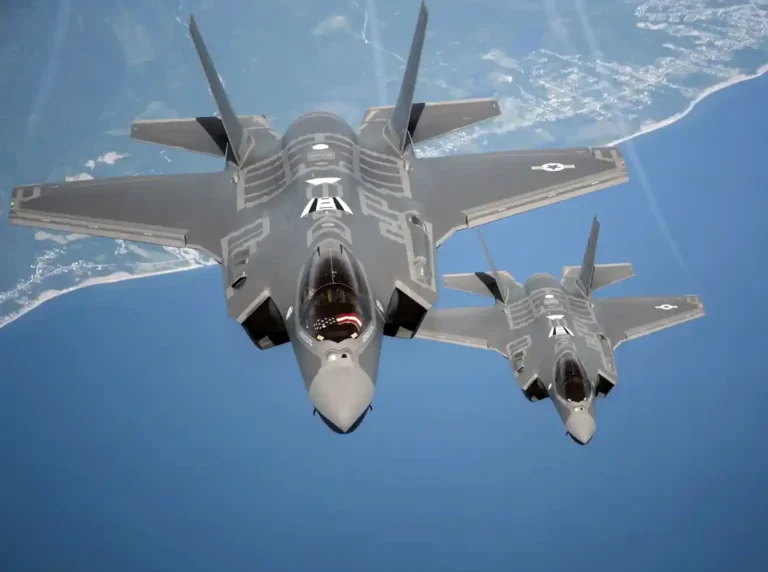 طائرات إف-35 الأمريكية والإسرائيلية