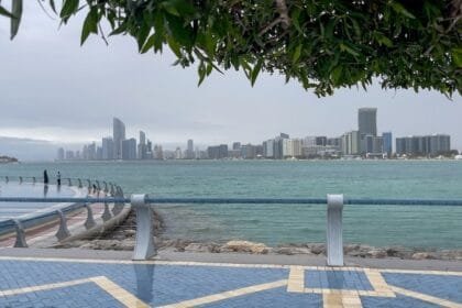 طقس الإمارات.. أمطار خفيفة متوقعة على مناطق متفرقة بالدولة