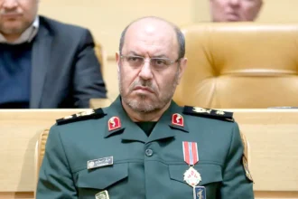 طهران تعين حسين دهقان أمينا للأمن القومي الإيراني عقب اغتيال علي لاريجاني