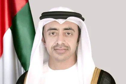 عبدالله بن زايد يبحث مع وزراء خارجية تداعيات الهجمات الإيرانية