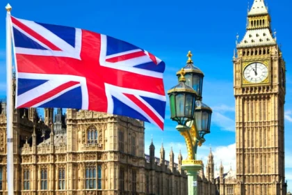 عملية إجلاء غير مسبوقة.. لندن تسحب رعاياها من مناطق التوتر تحسبا لتداعيات هجمات إيران