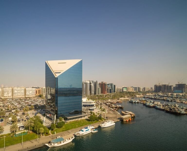 في لقاء موسع مع قادة 100 شركة.. غرف دبي والجمارك و"دي بي ورلد" يبحثون تعزيز كفاءة سلاسل الإمداد