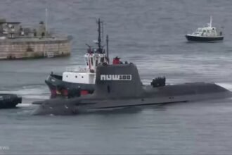 بريطانيا تحرك أسلحتها النووية في بحر العرب.. غواصة 'إتش.إم.إس أنسون' جاهزة للضربات بعيدة المدى