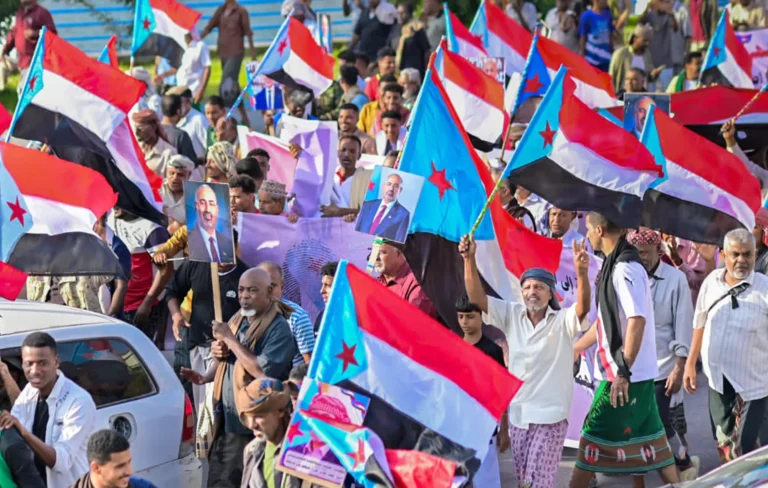 Tribes of Shabwa rally in Ataq: categorically rejecting the decision to "arrest" Bin Lasoud and warning of an imminent clash