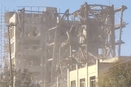 تضارب الروايات حول قصف مبنى مجلس الخبراء في قم