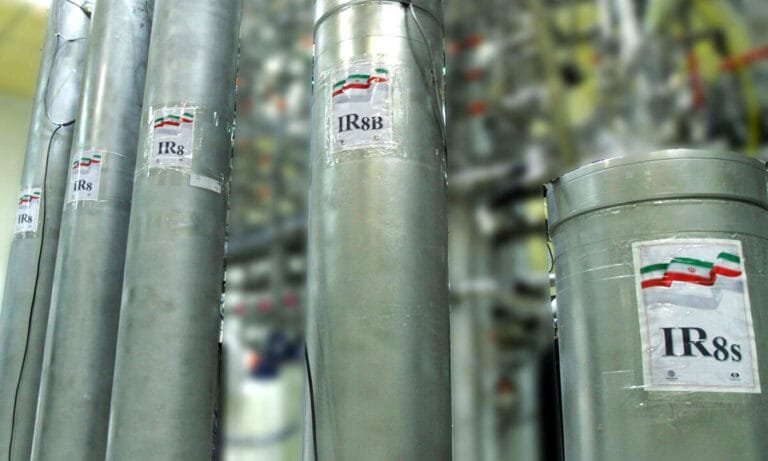 قوات أمريكية خاصة للسيطرة على اليورانيوم عالي التخصيب