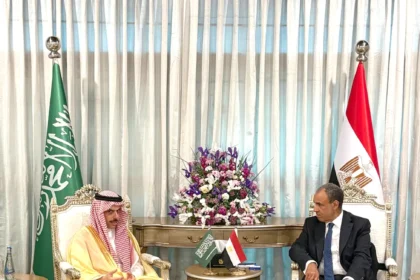 مباحثات مصرية سعودية في إسلام آباد تؤكد دعم الحلول الدبلوماسية واستقرار المنطقة