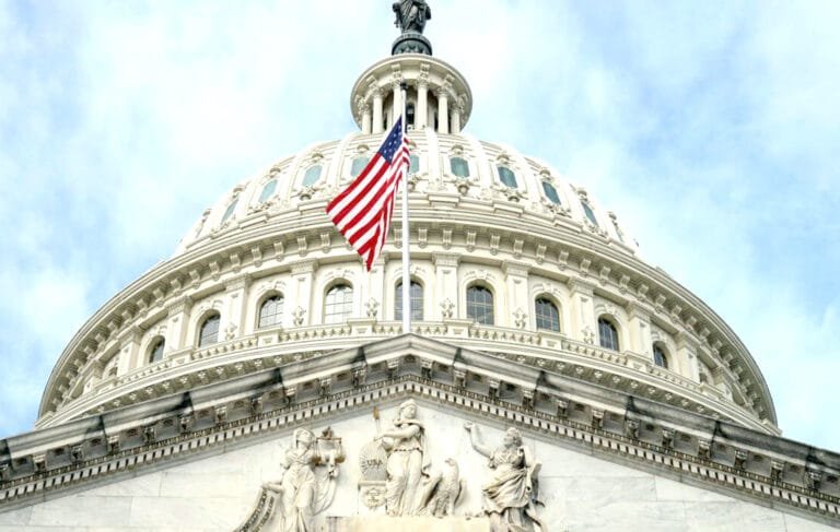 مجلس الشيوخ الأمريكي يرفض تقييد "صلاحيات الحرب" لترامب ضد إيران