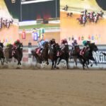 محمد بن راشد يشهد سباق "الإمارات سوبر ساترداي" في مضمار ميدان