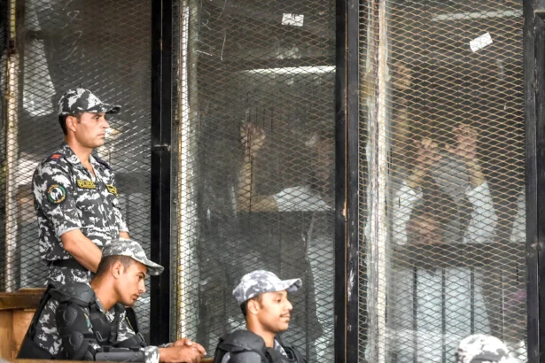 مصر تدرج قيادات من جماعة الإخوان على قوائم الإرهاب نهائياً