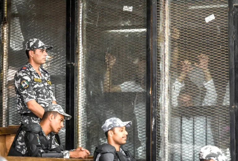 مصر تدرج قيادات من جماعة الإخوان على قوائم الإرهاب نهائياً